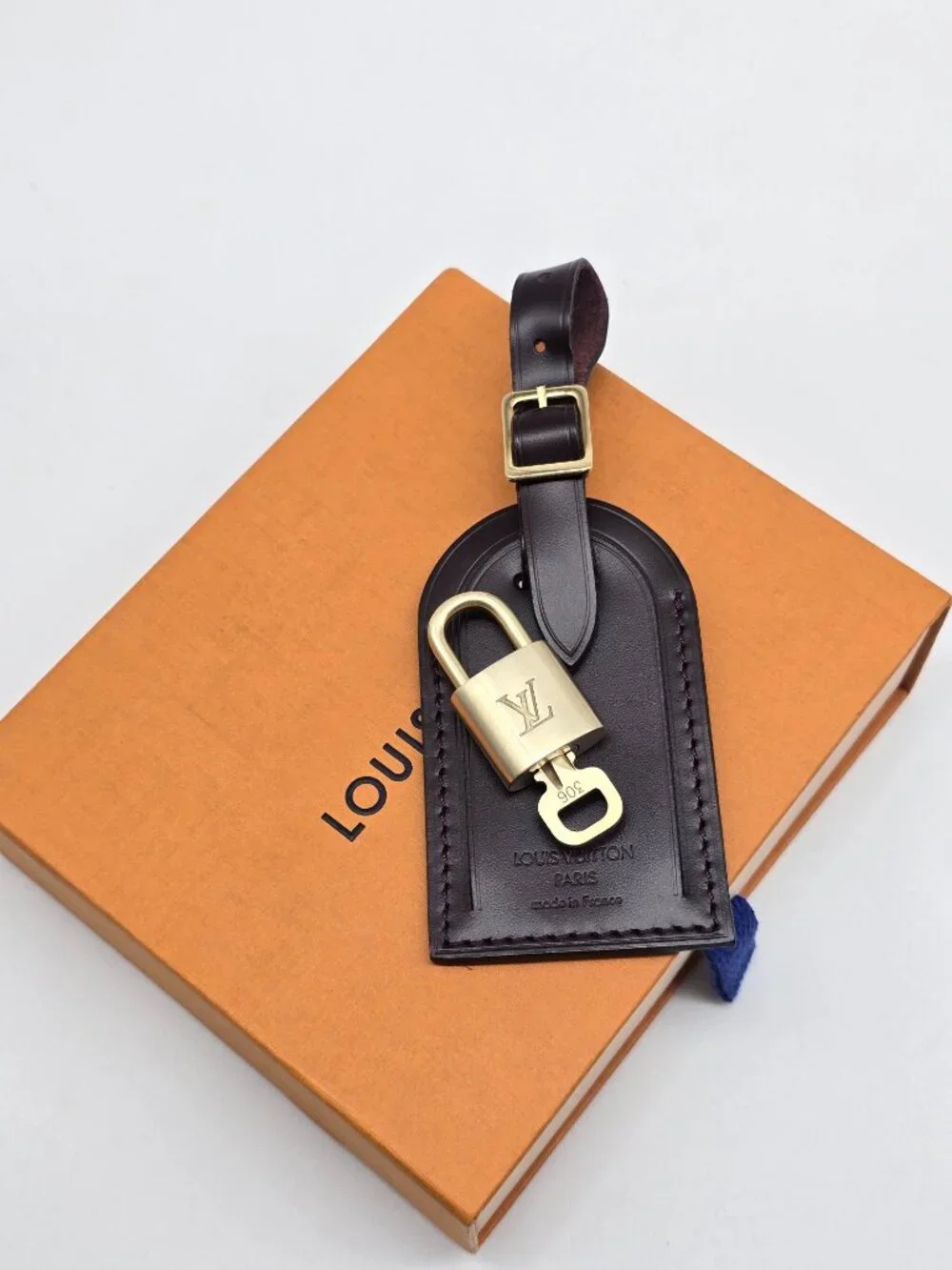 Authentic Louis Vuitton Brown Luggage Tag Gold LV Padlock Key & Box